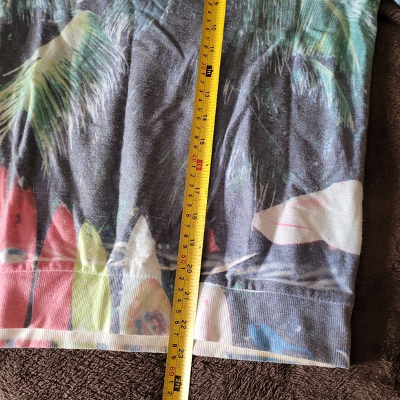 *Free in bundle* Long sleeve beach cover. - Picture 6 of 7